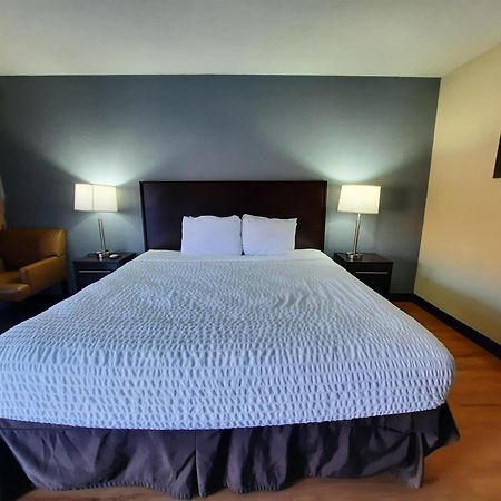 Americas Best Value Inn 莫林 外观 照片