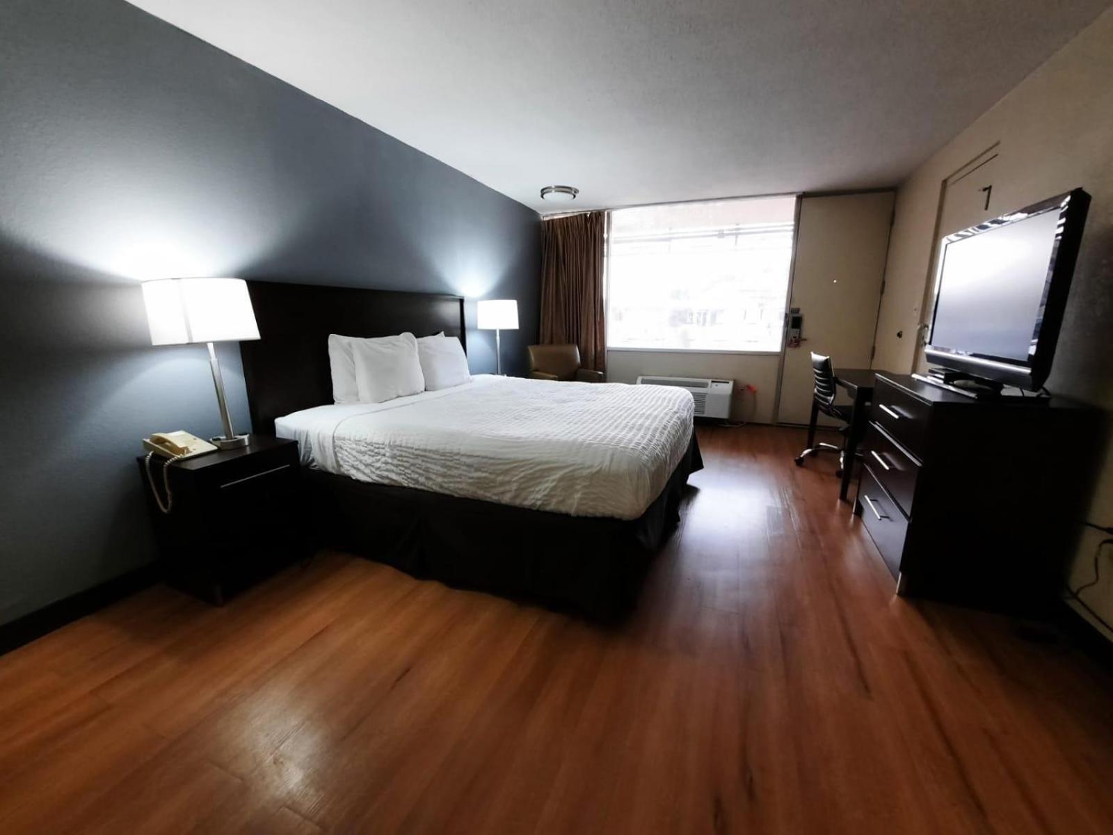 Americas Best Value Inn 莫林 外观 照片