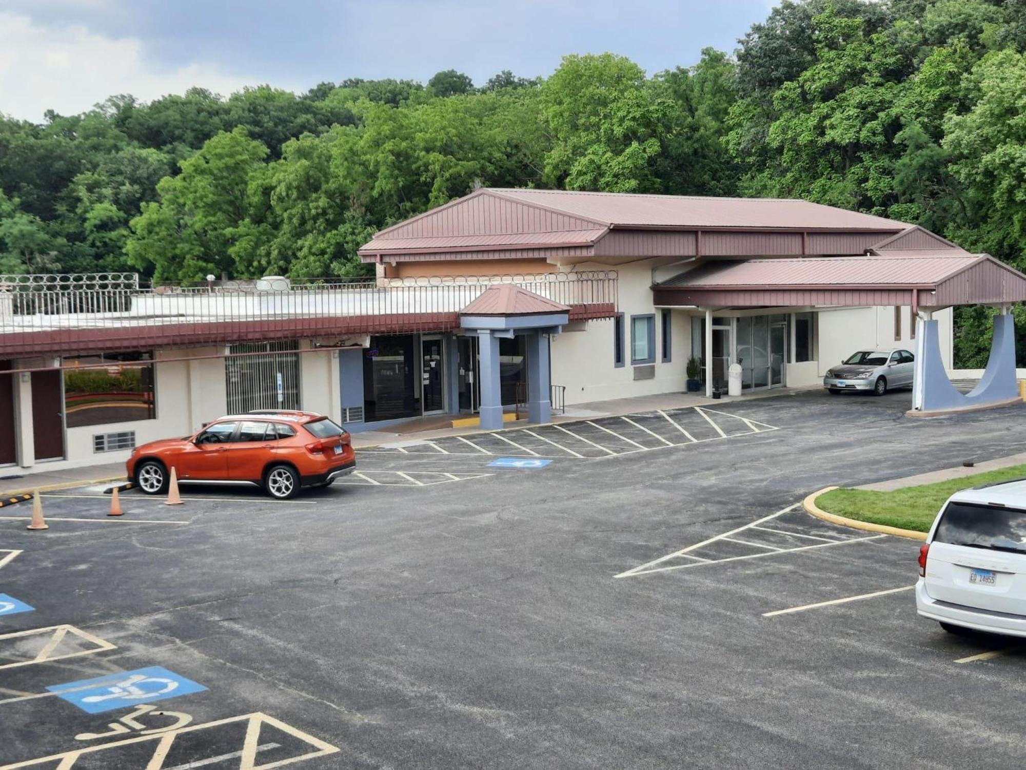 Americas Best Value Inn 莫林 外观 照片
