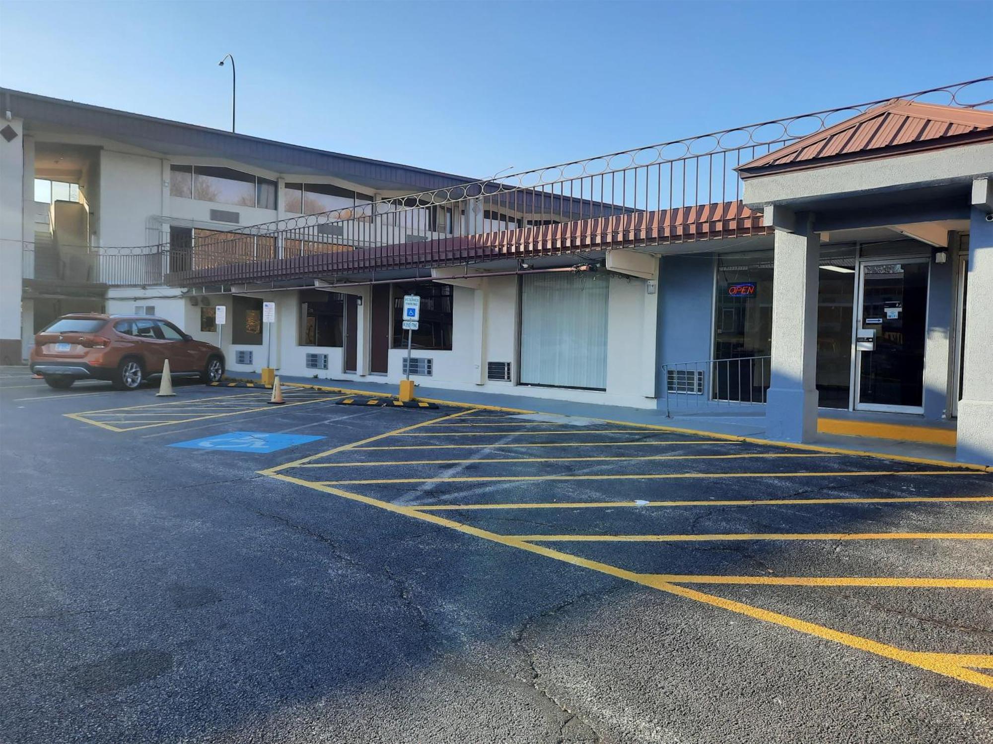 Americas Best Value Inn 莫林 外观 照片